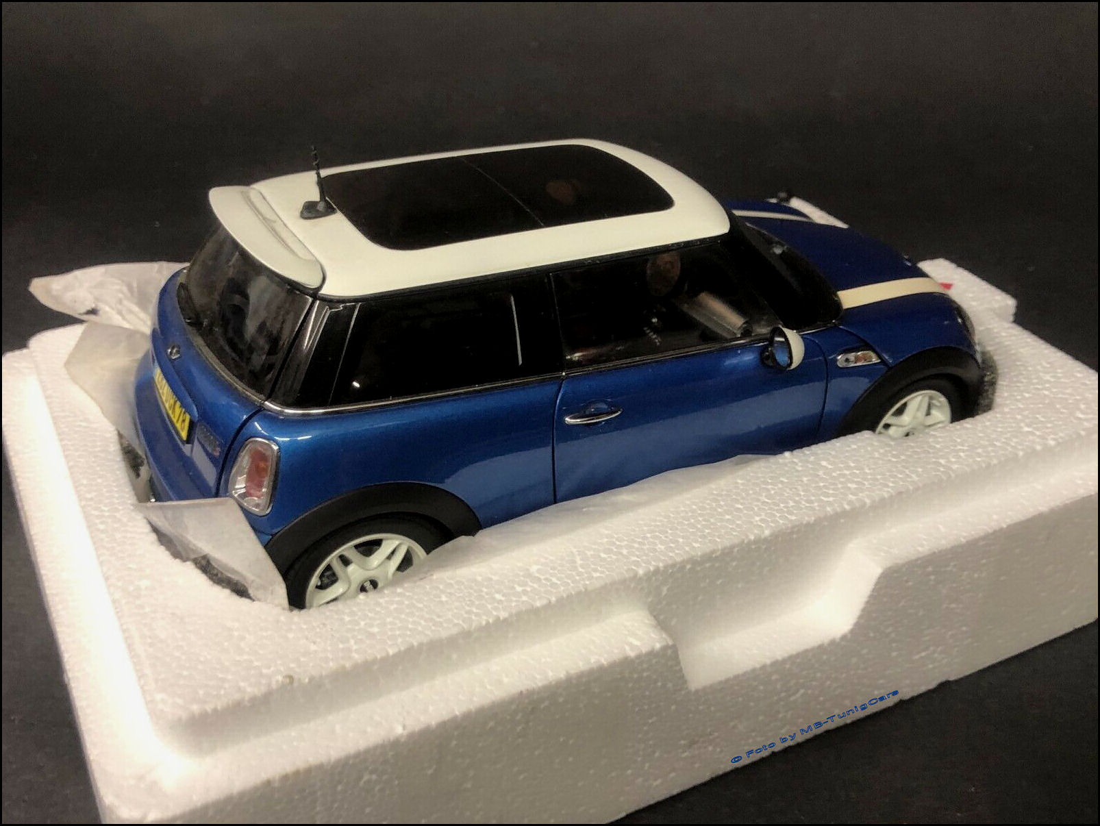 MB-TuningCars - 1:18 Mini Cooper S / Blau - Weiß / NEU / Film: the